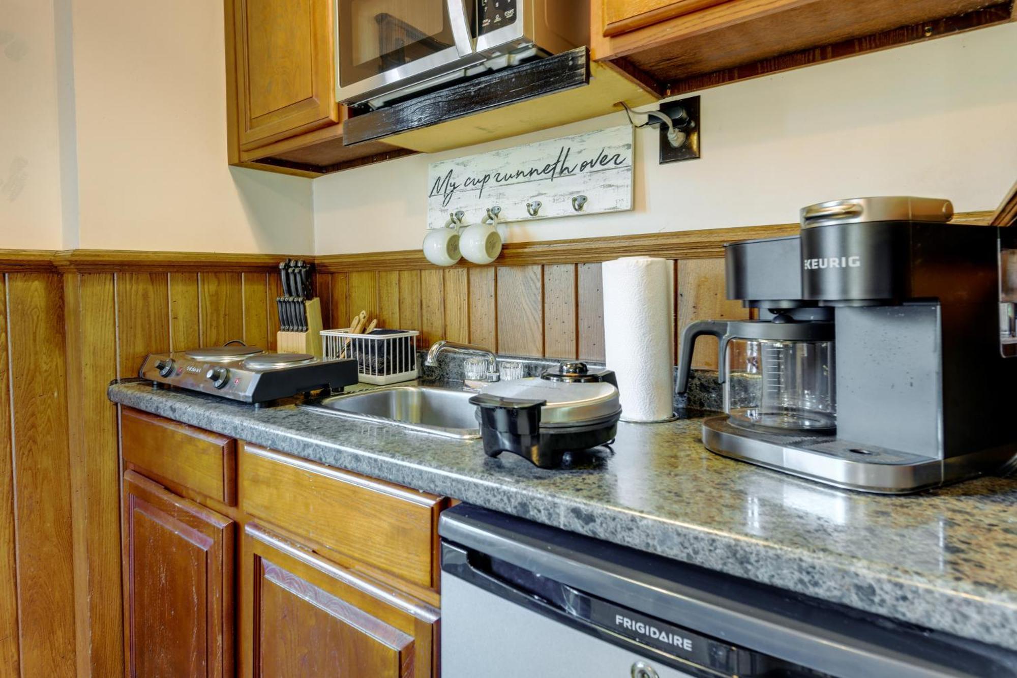 Bryson City Vacation Rental With Pool And Hot Tub! Exterior photo