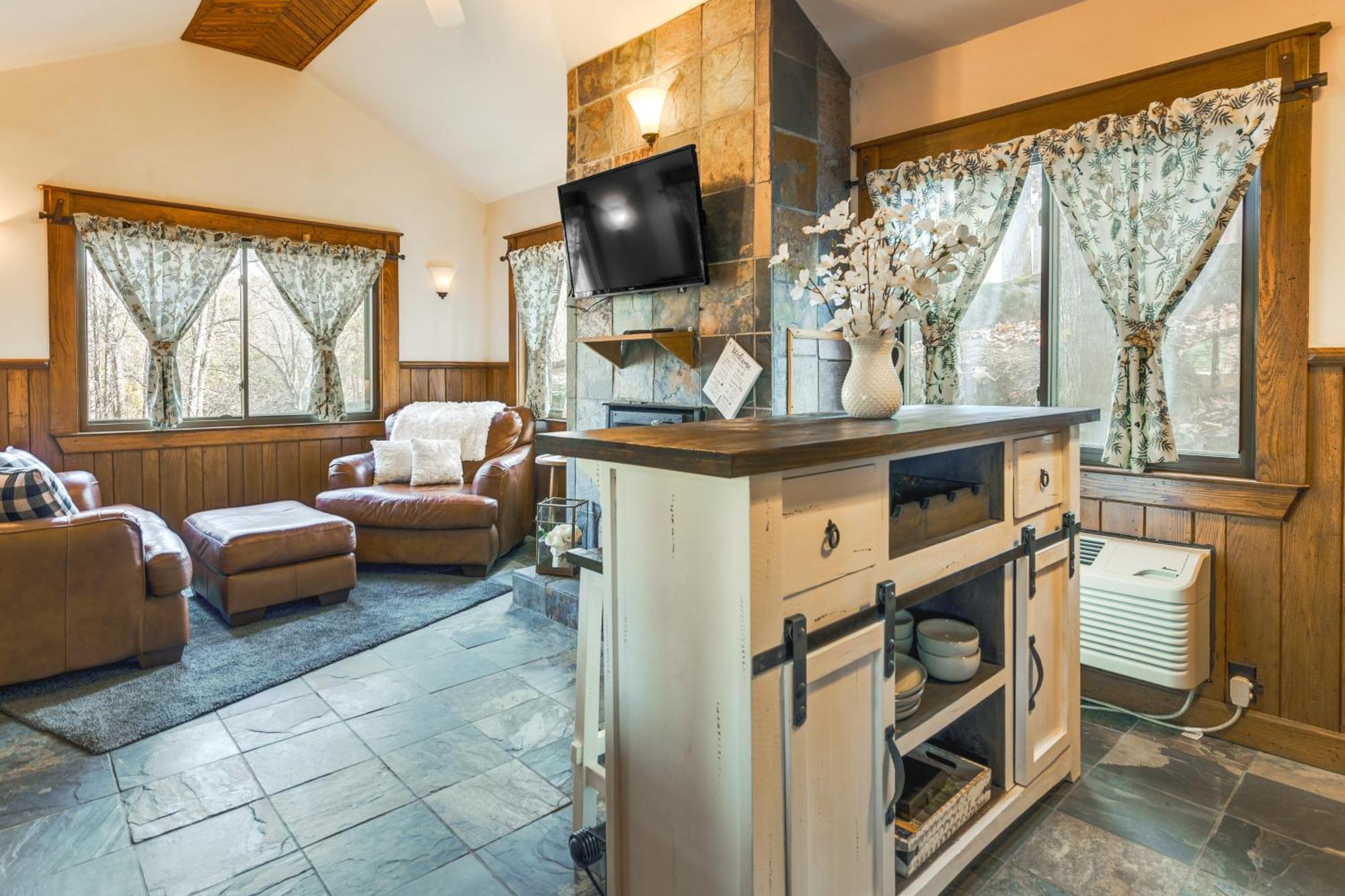 Bryson City Vacation Rental With Pool And Hot Tub! Exterior photo